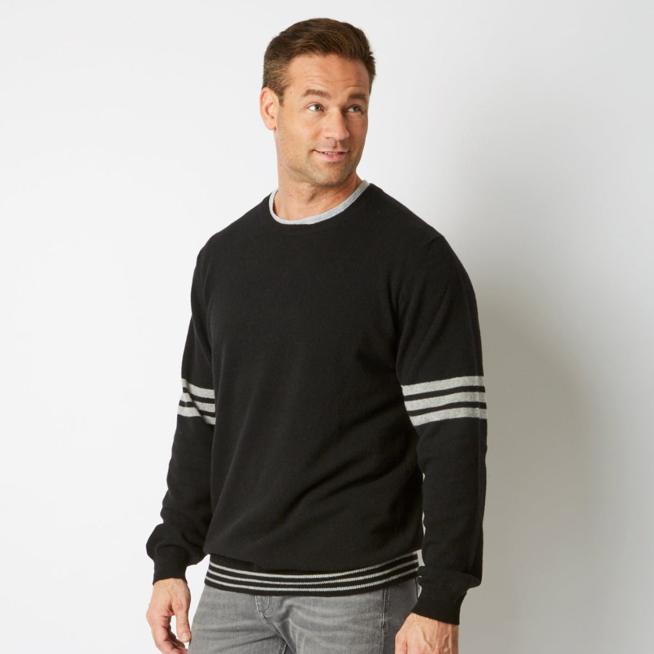 100% CASHMERE BLACK / SILVER STRIPED SLEEVE CREW