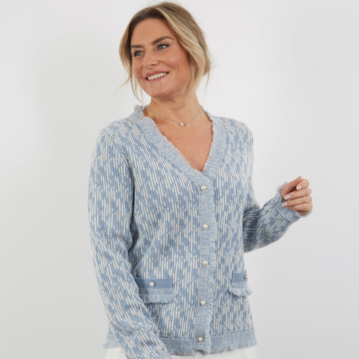 100% SUPERFIRNE MERINO SKY BLUE CARDIGAN
