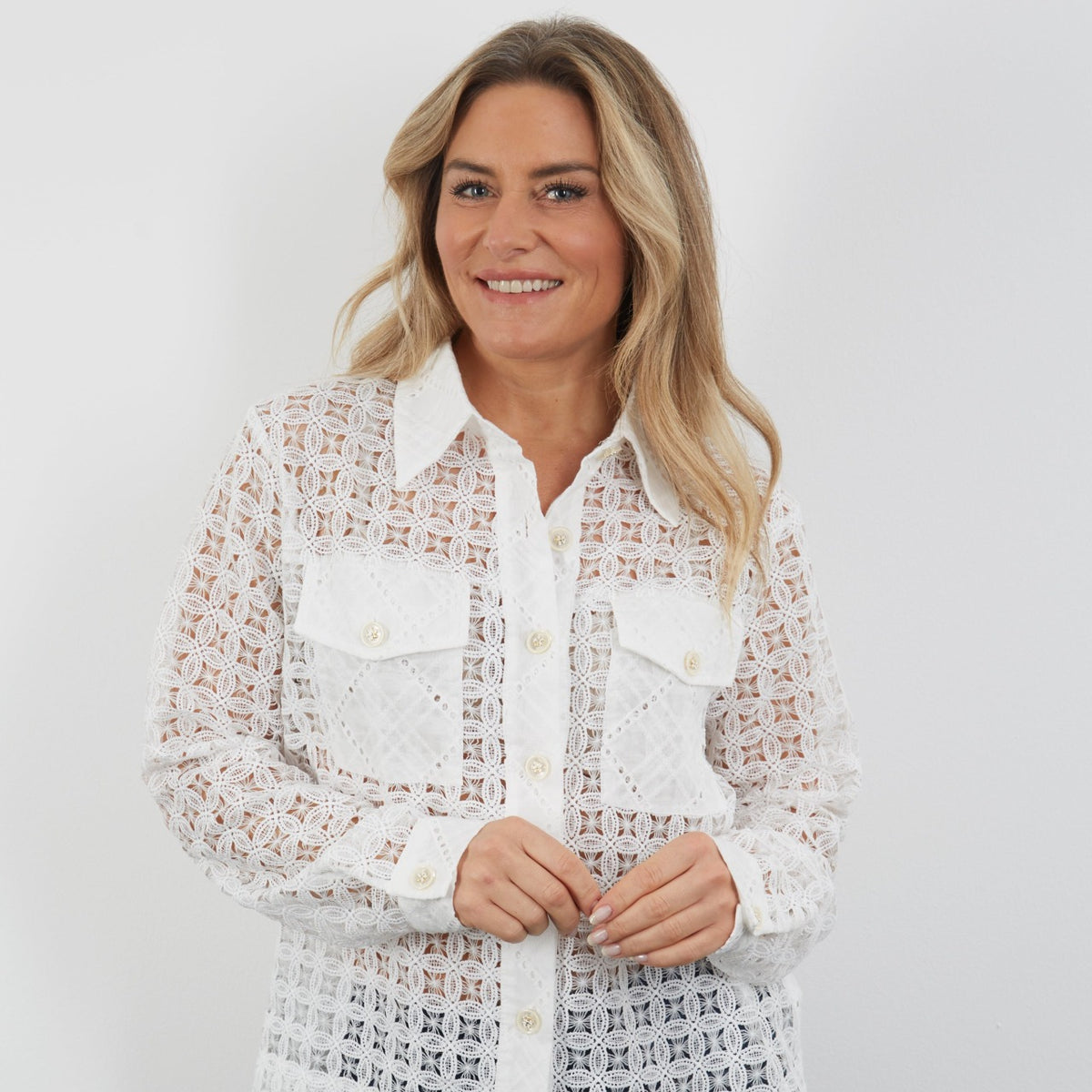 WHITE LACE TWO POCKET SHIRT