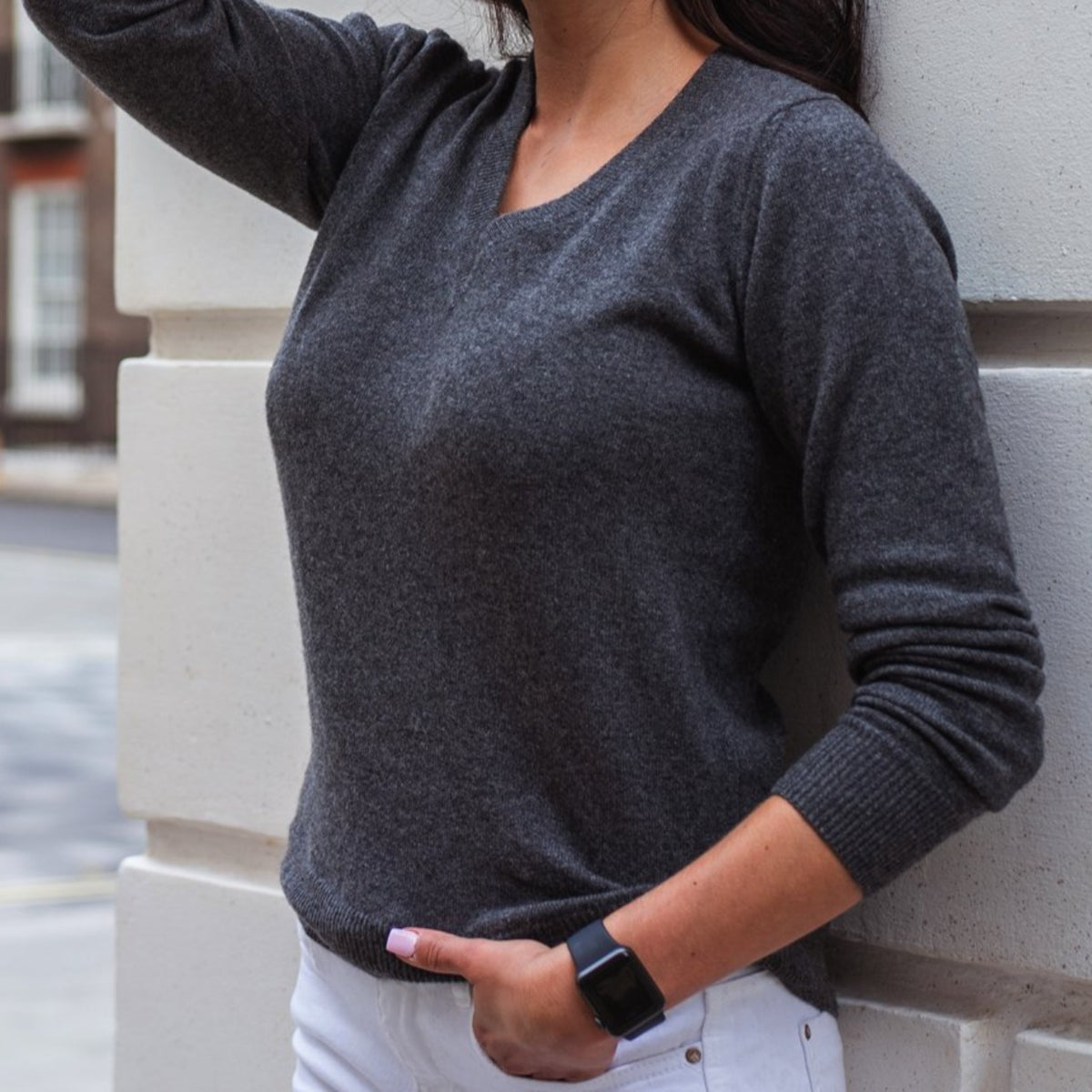 100% CASHMERE CHARCOAL V NECK