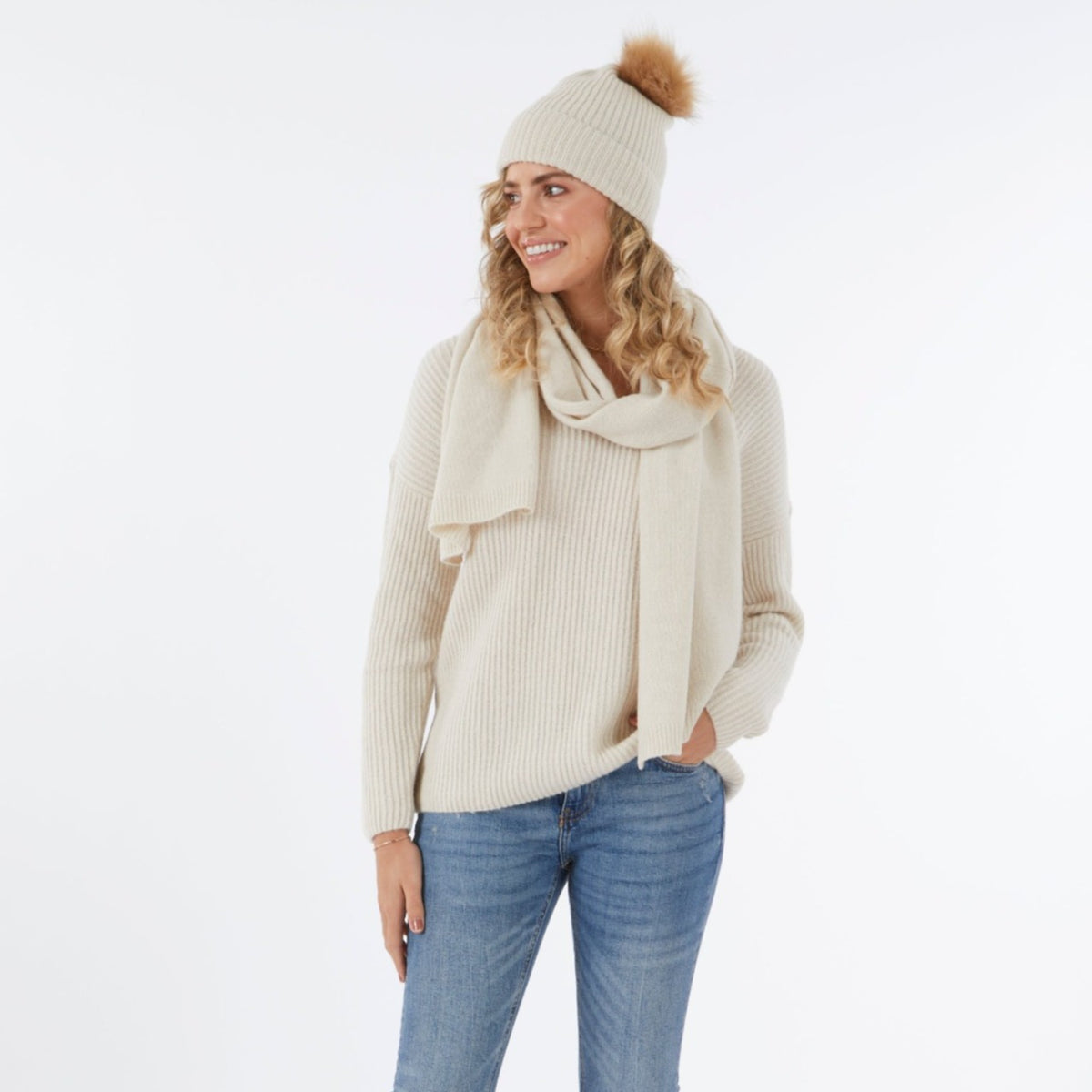 IVORY POM BEANIE