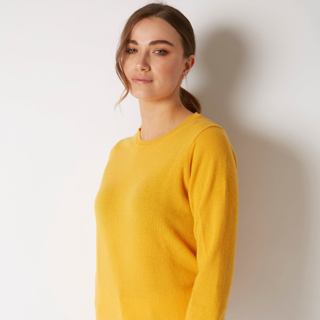 100% CASHMERE YELLOW CREW